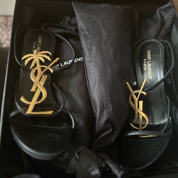 Saint Laurent - Picture 3 of 3